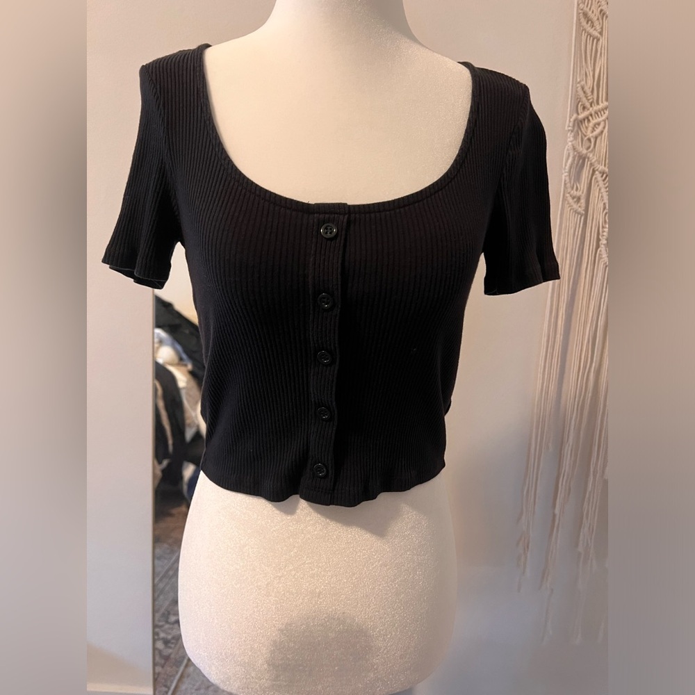 H&M Divided Black Crop Tee, Size Small